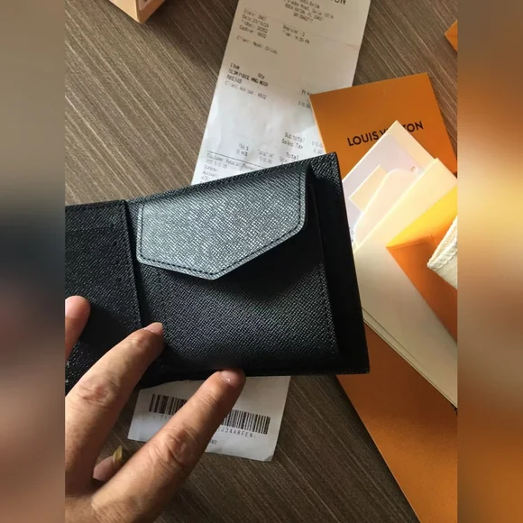 Louis Vuitton Slender Wallet - Picture 10 of 12